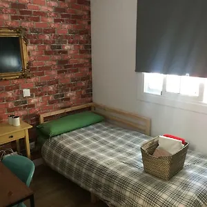 Gasthuis Practical Room: Barcelona-fira-airport, L'Hospitalet de Llobregat