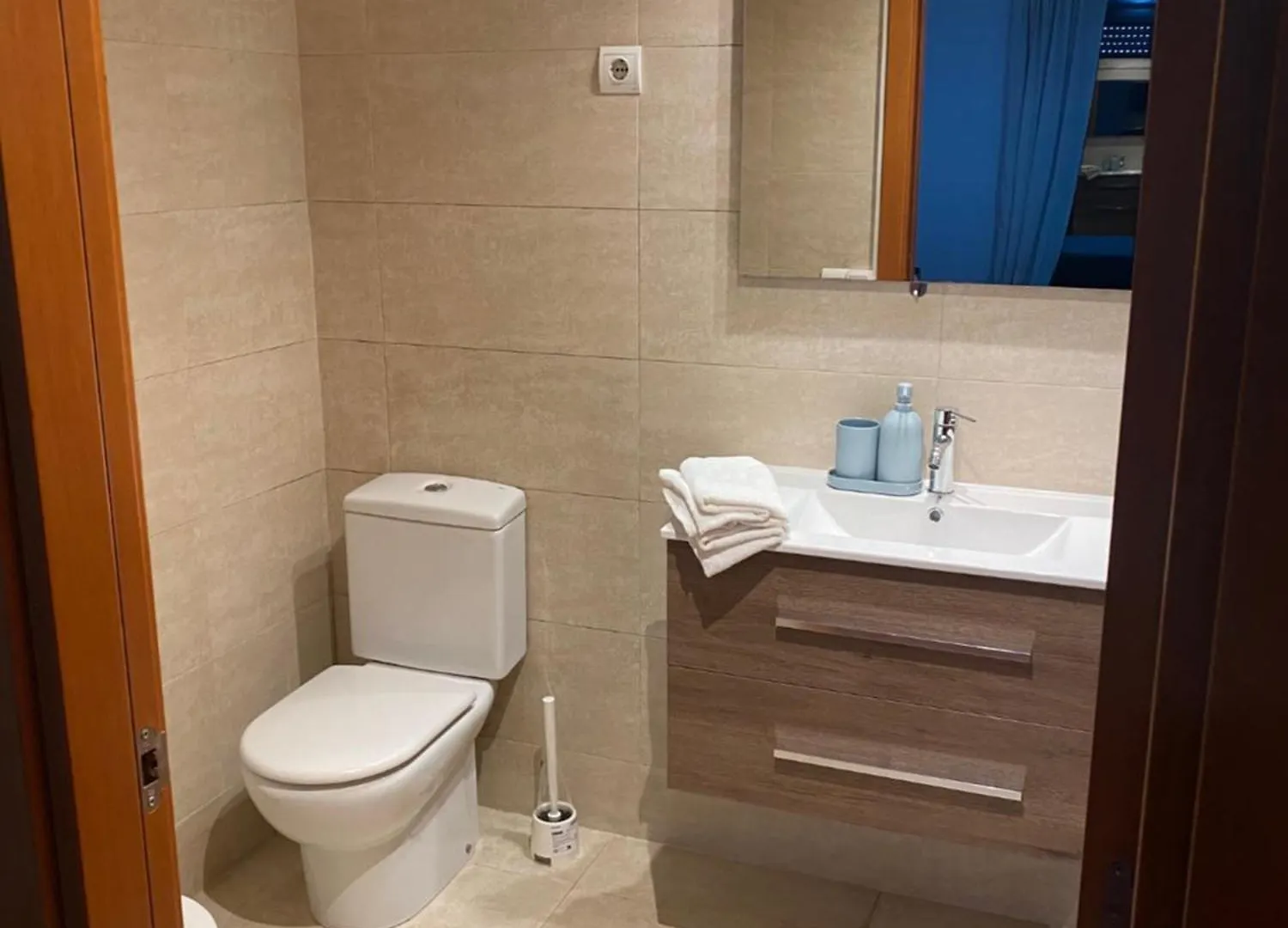 Mai&Maud Fira Apartment لوسبيتاليت دي يوبريغات