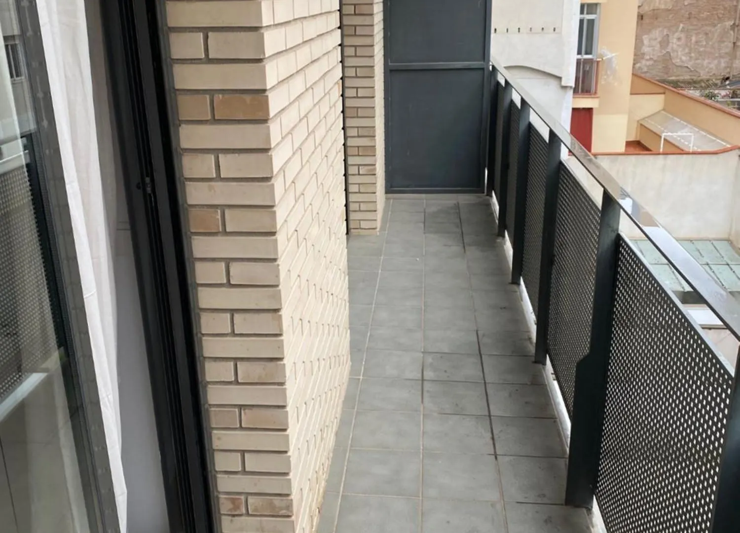 Mai&Maud Fira Apartment لوسبيتاليت دي يوبريغات